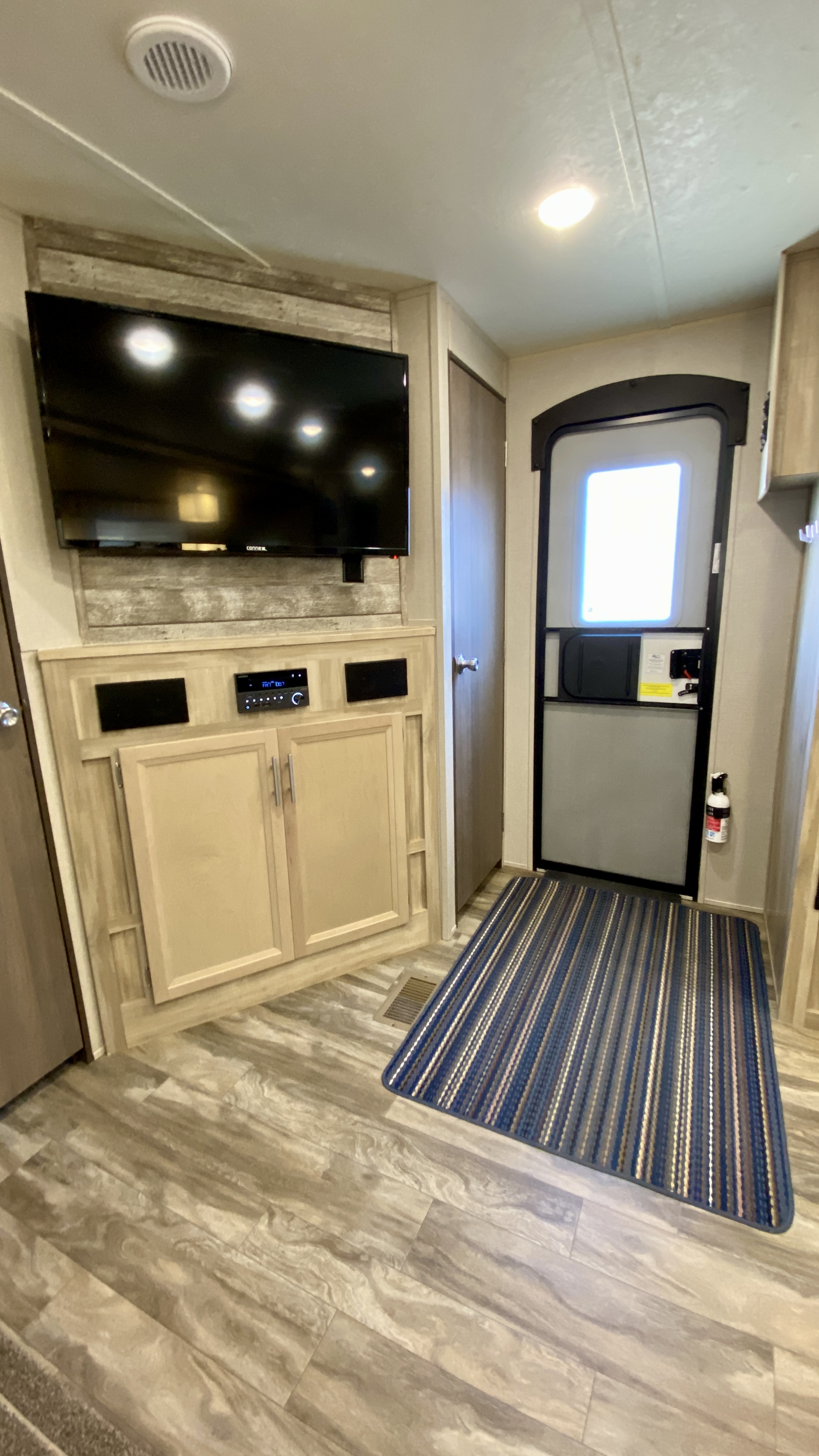 Entertainment unit